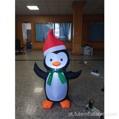 Pinguim inflável de férias para decoração de Natal